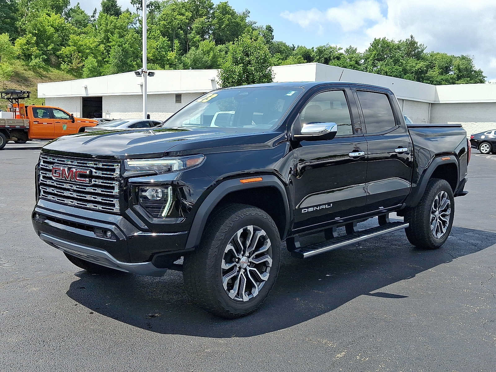 Used 2023 GMC Canyon Denali AWD/4WD image 3