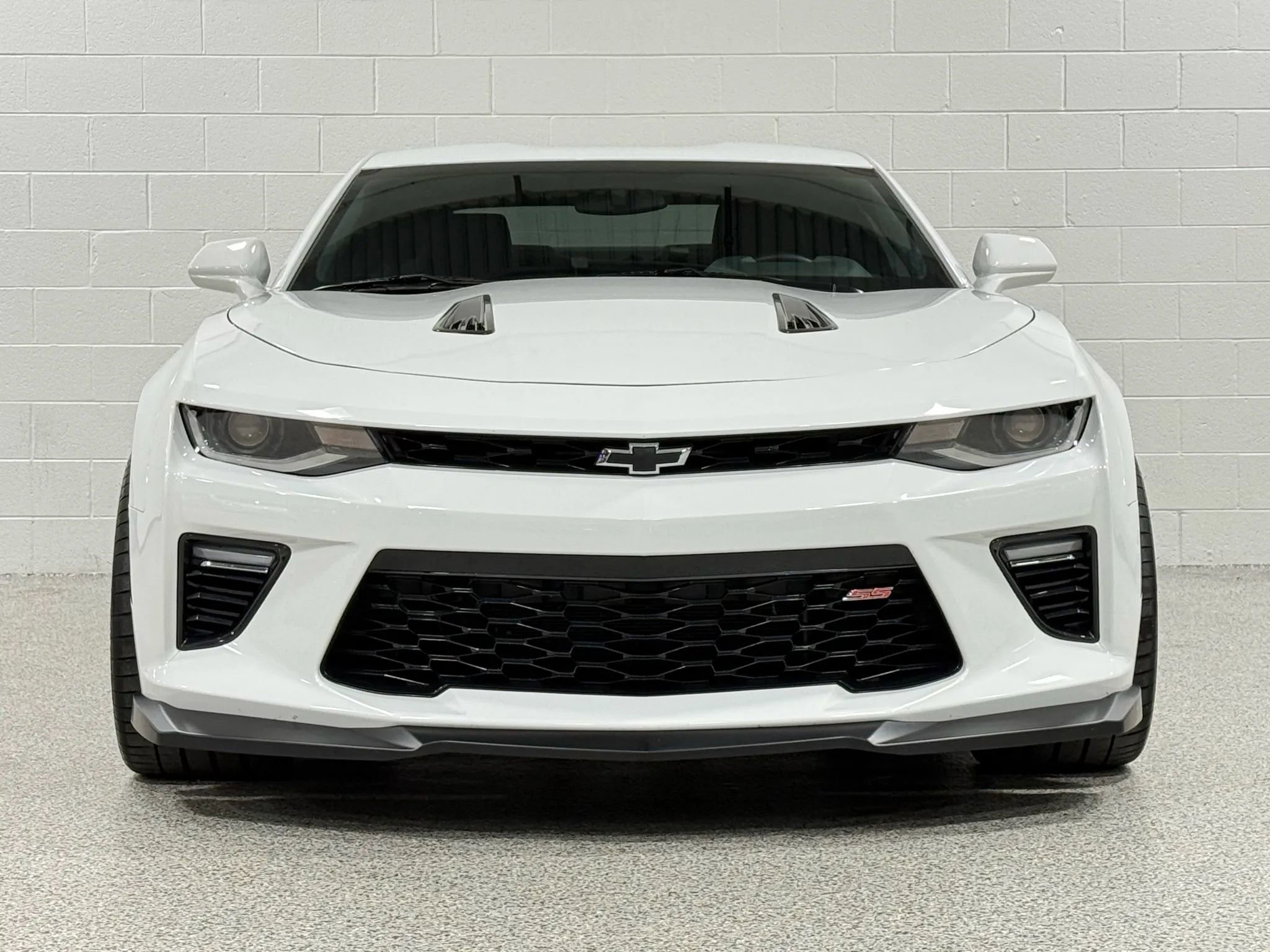 Used 2018 Chevrolet Camaro SS image 3