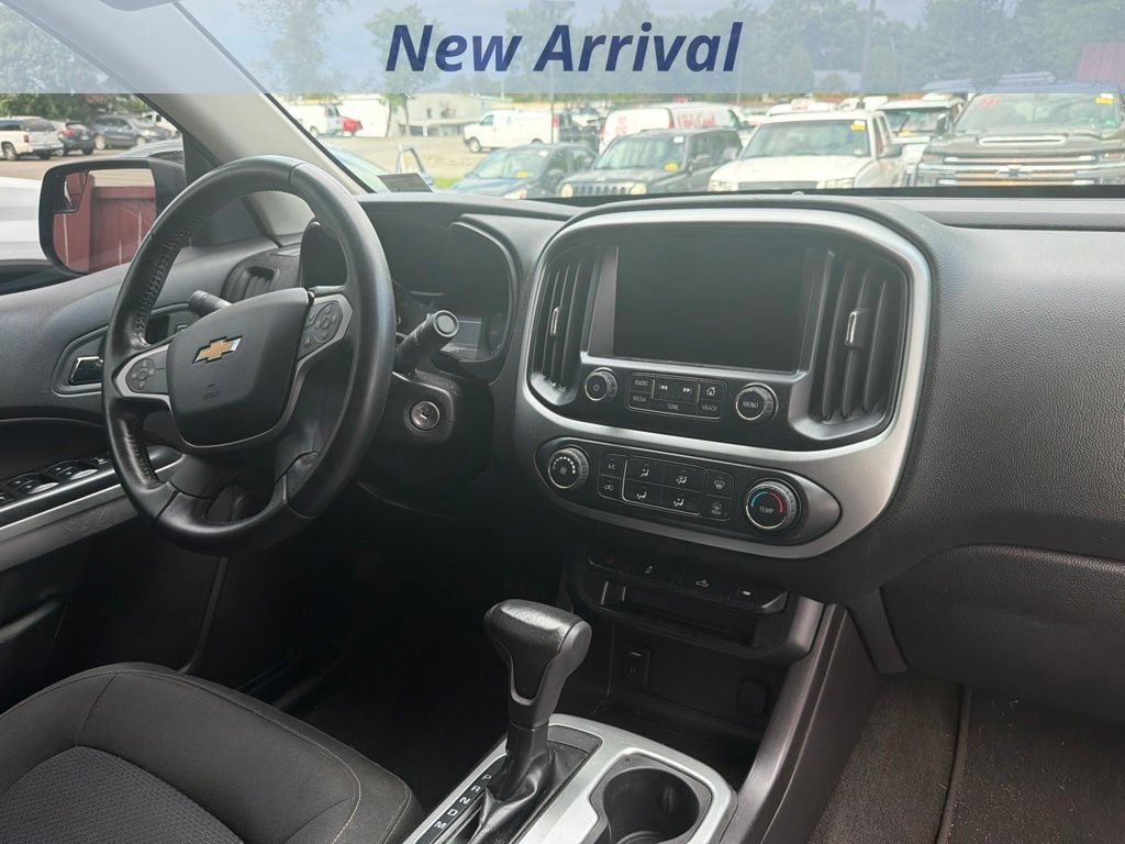 Used 2016 Chevrolet Colorado LT w/ Midnight Edition AWD/4WD image 3