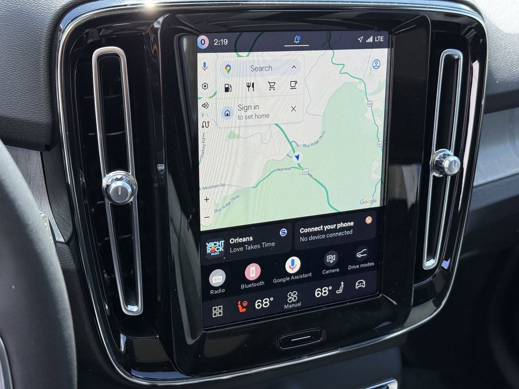 New 2026 Volvo XC40 B5 Ultra w/ Protection Package Premier image 17
