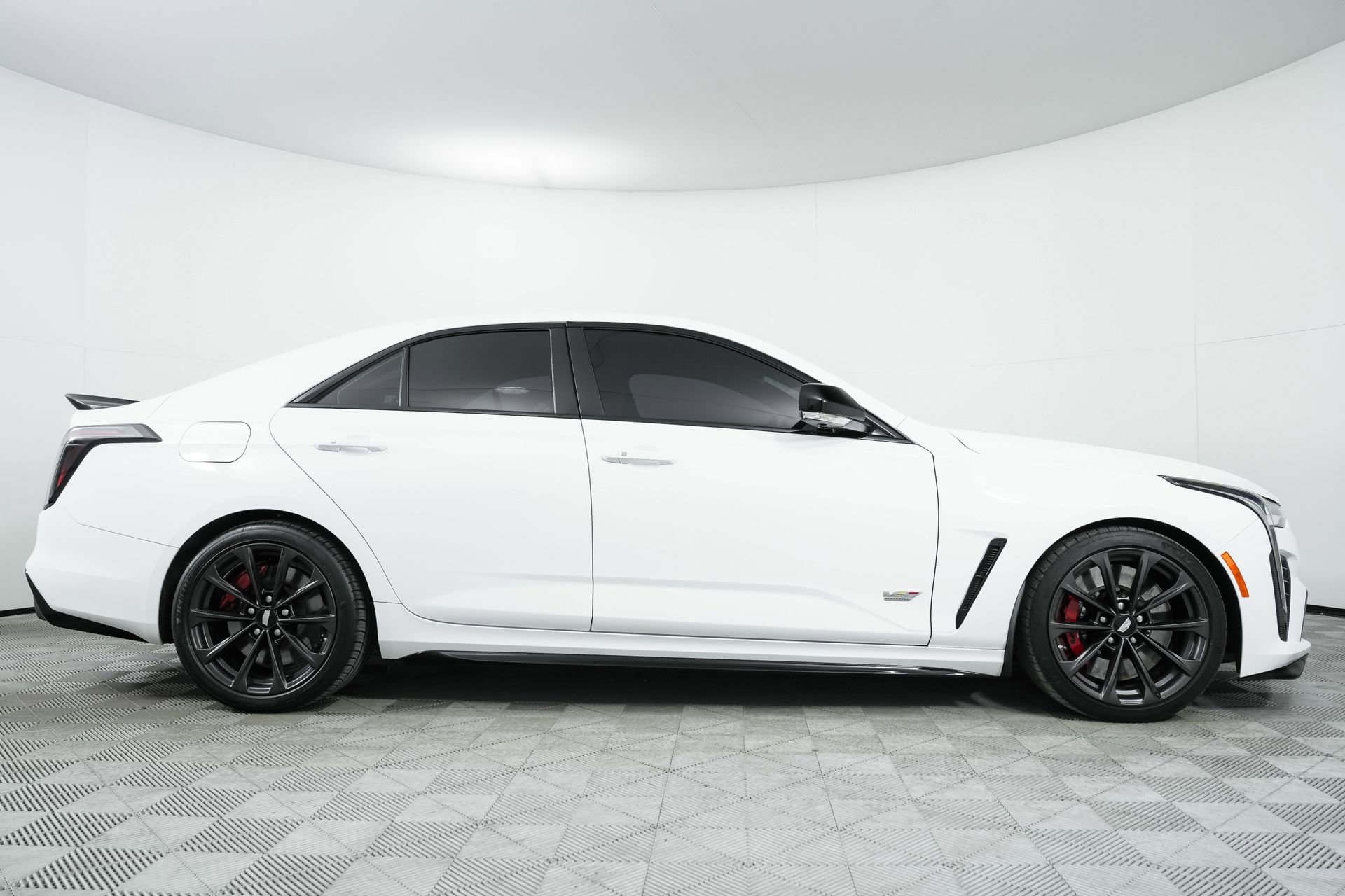 Used 2023 Cadillac CT4 V Blackwing w/ Driver Assist Package RWD image 8