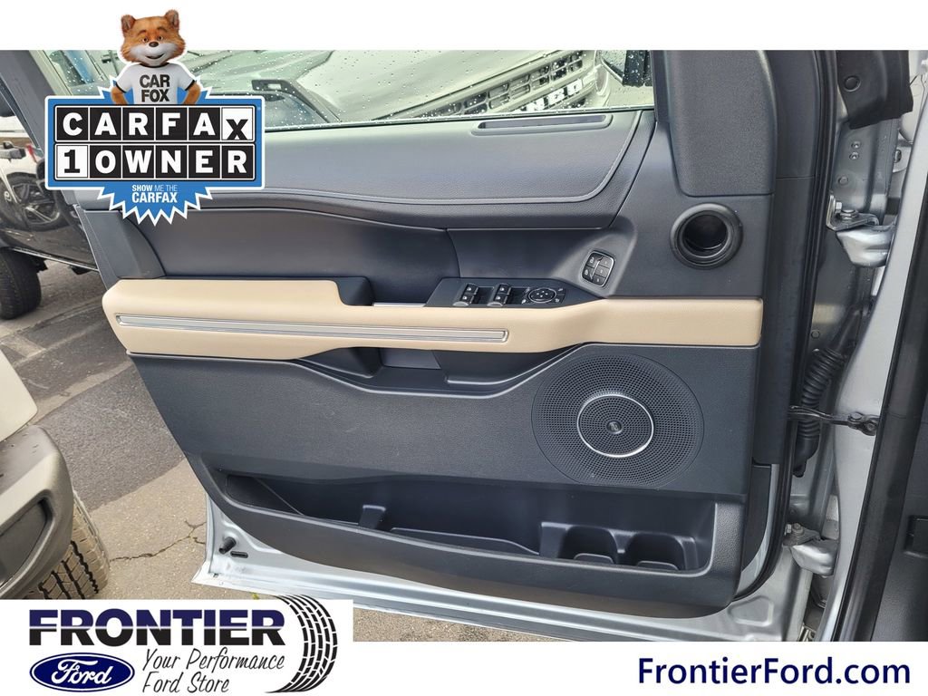 Used 2023 Ford Expedition Max Limited image 12