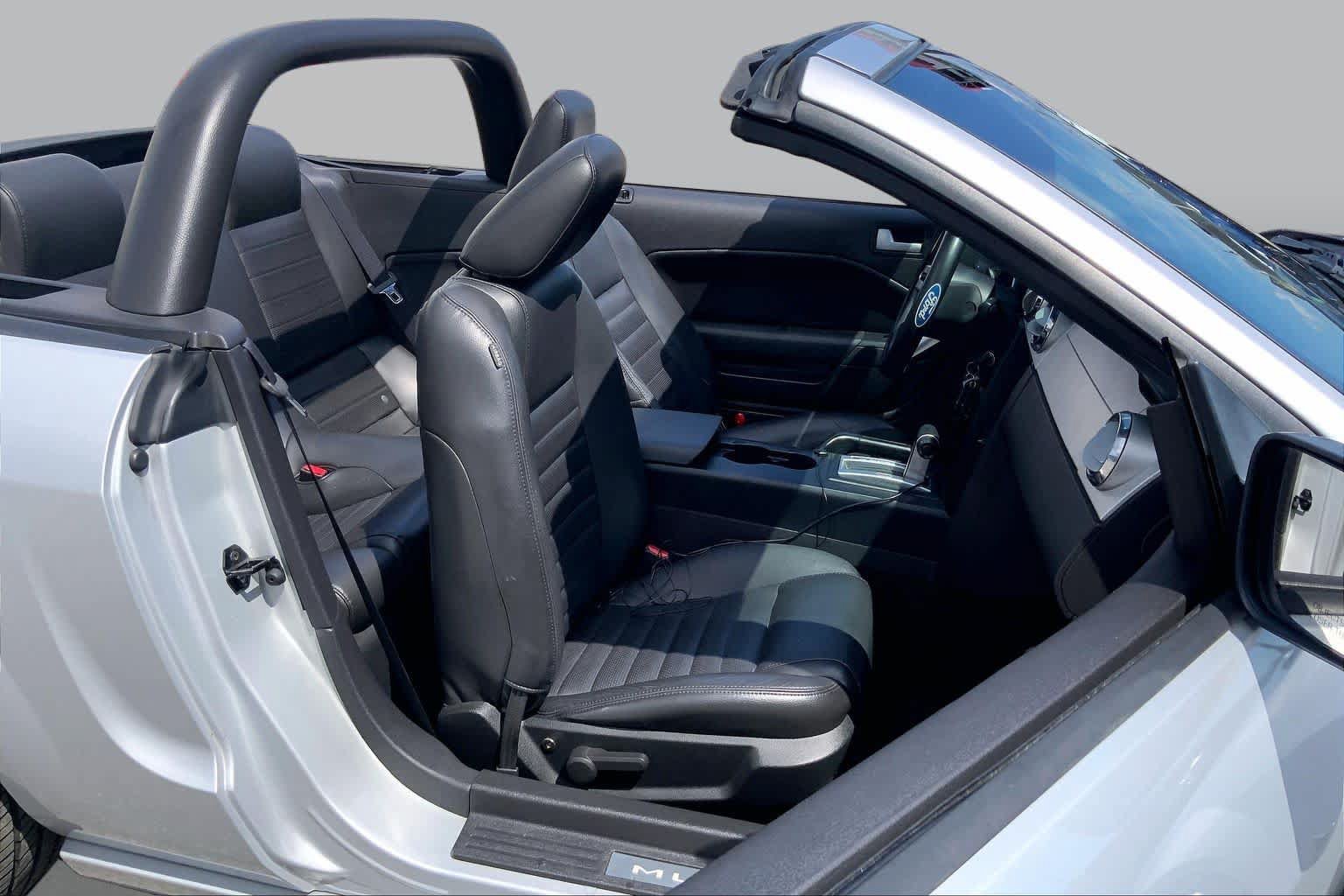 Used 2006 Ford Mustang GT Premium RWD image 8