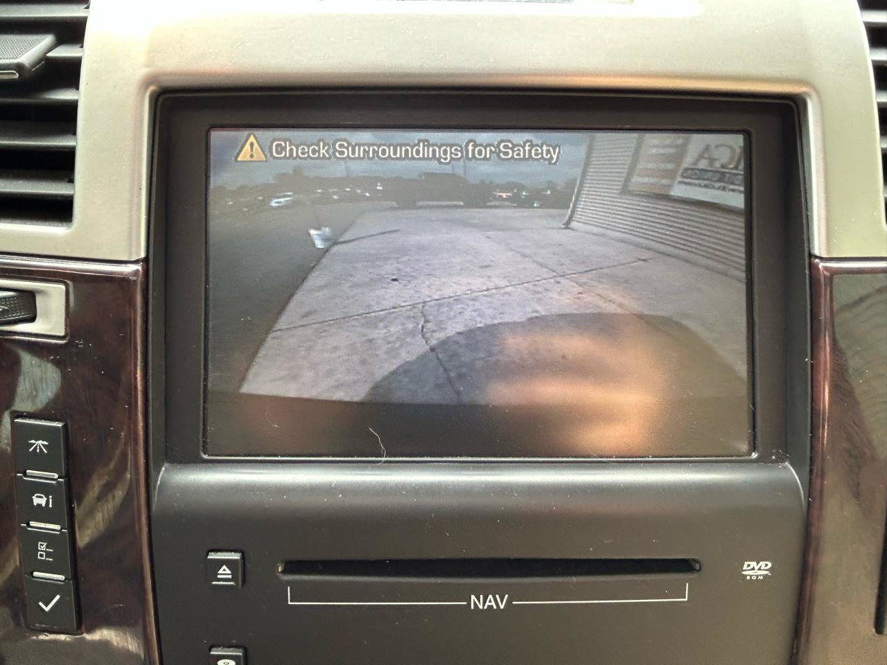 Used 2009 Cadillac Escalade AWD image 26
