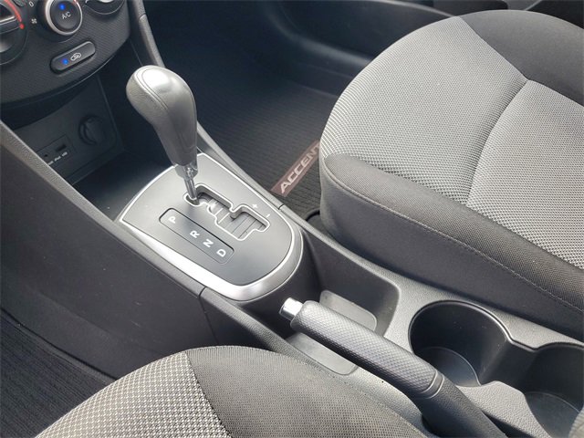 Used 2013 Hyundai Accent GS image 24
