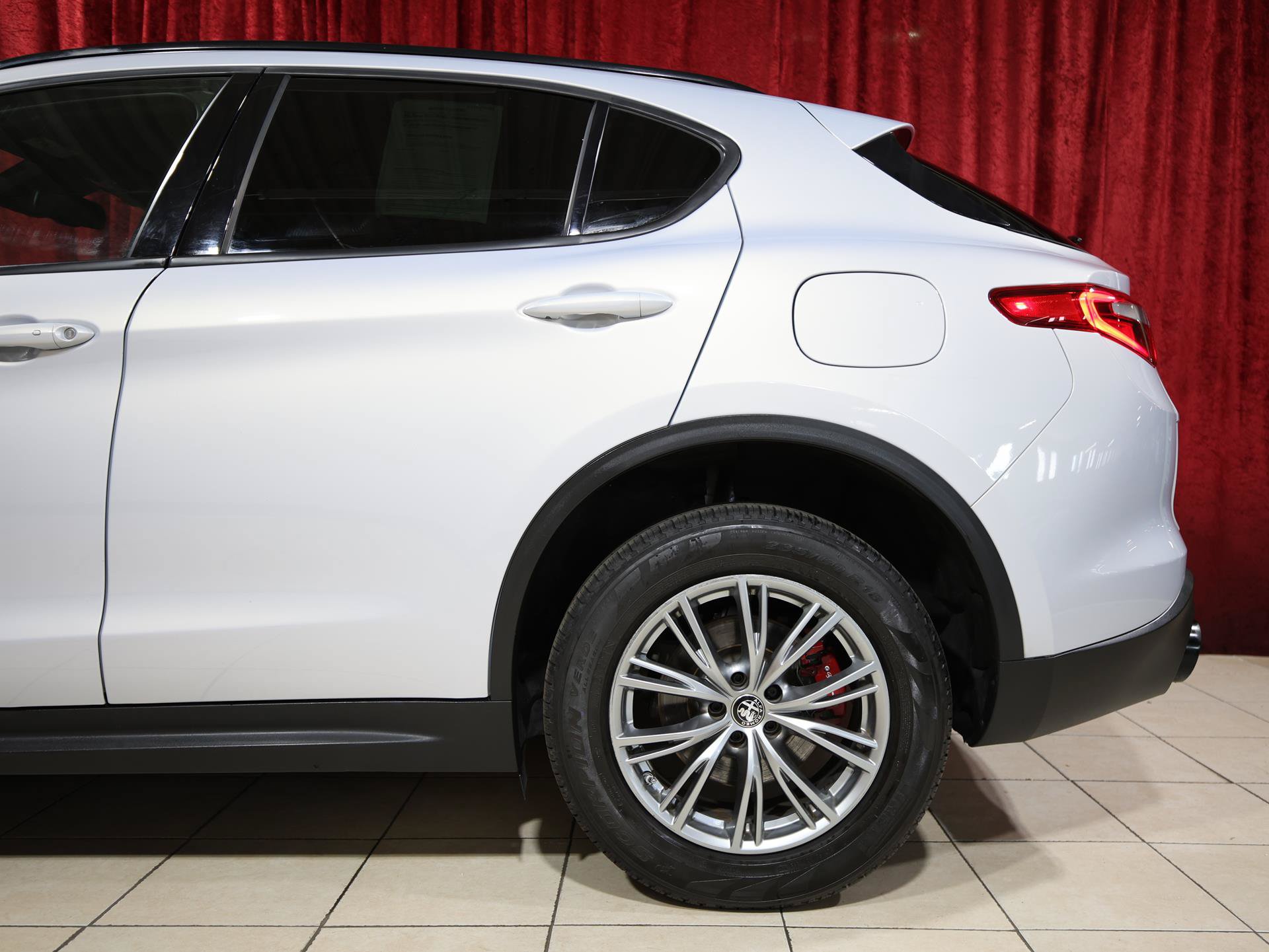 Used 2022 Alfa Romeo Stelvio Sprint RWD image 6