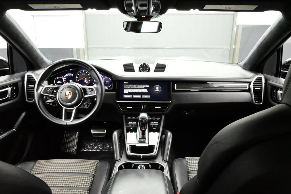 Certified 2023 Porsche Cayenne GTS AWD/4WD image 20