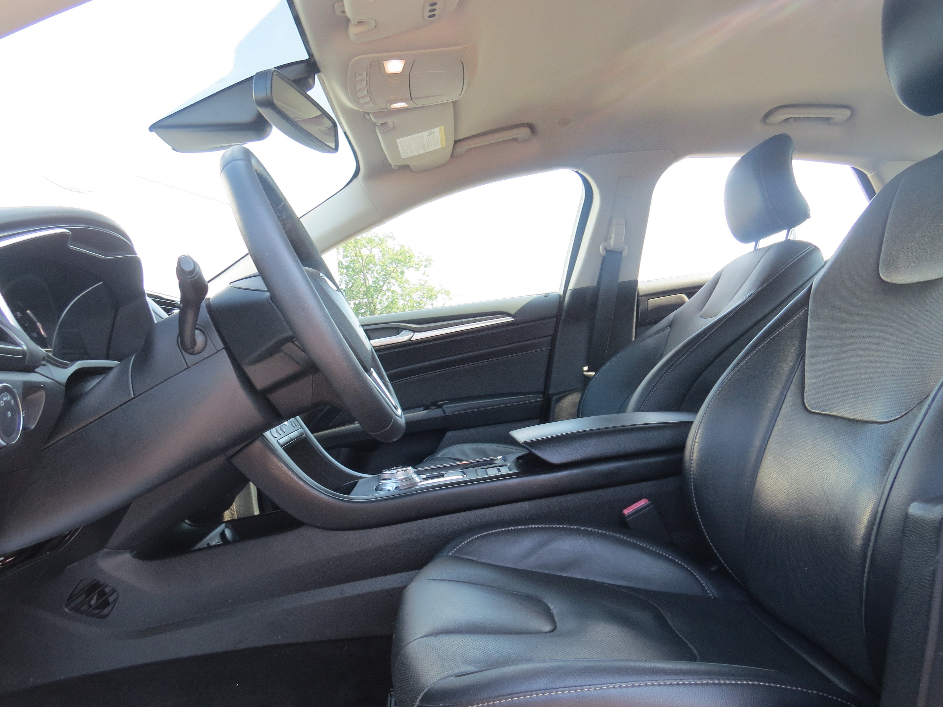Used 2019 Ford Fusion Energi Titanium FWD image 12