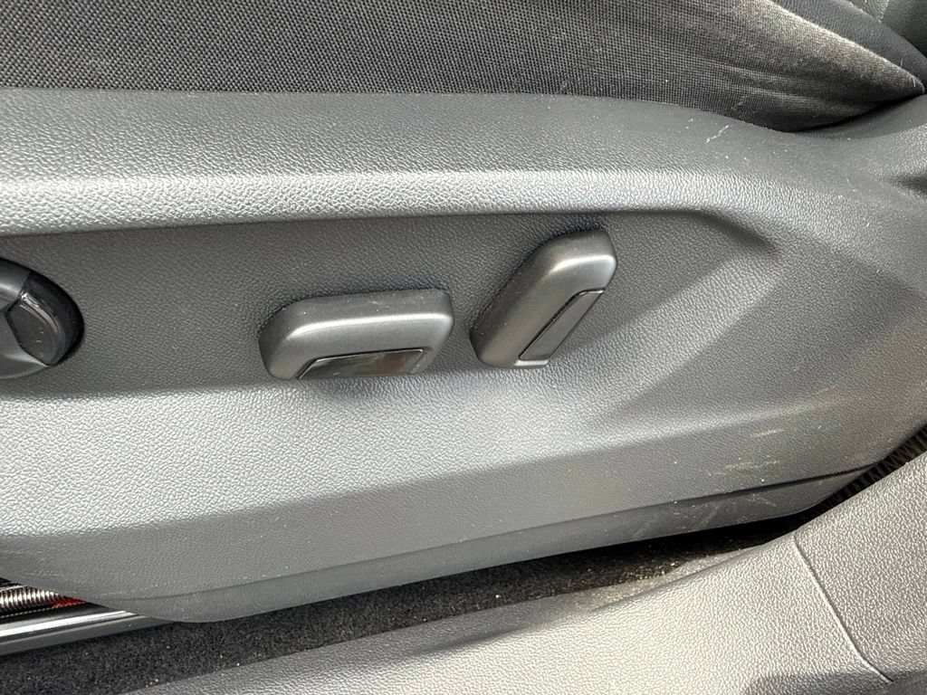 Used 2019 Volkswagen Tiguan SE AWD/4WD image 24