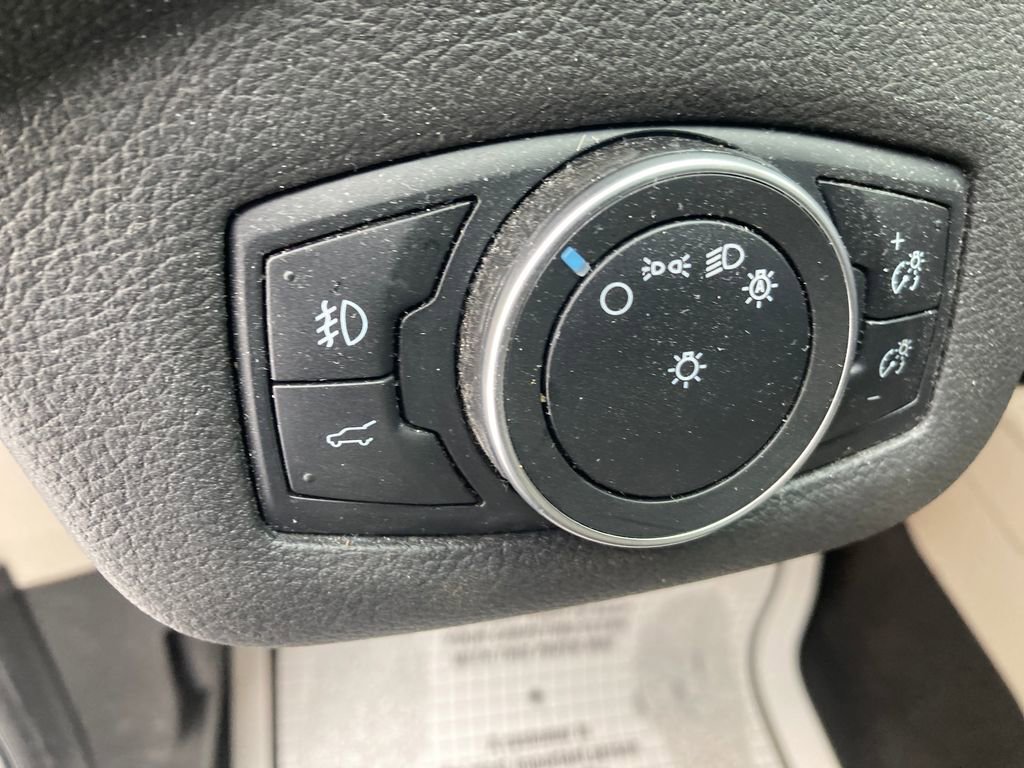 Used 2019 Ford Escape SE image 42