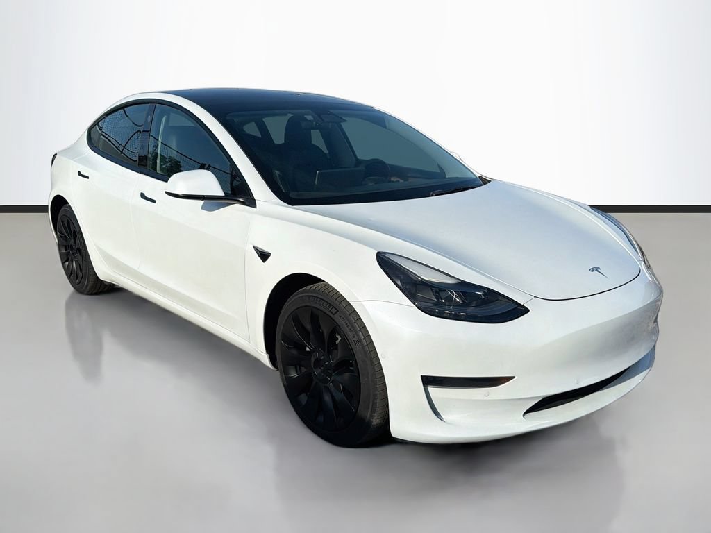 Used 2022 Tesla Model 3 Standard Range RWD image 1