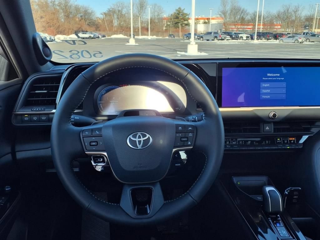 Used 2025 Toyota Crown Signia w/ Advanced Technology Package AWD/4WD image 18
