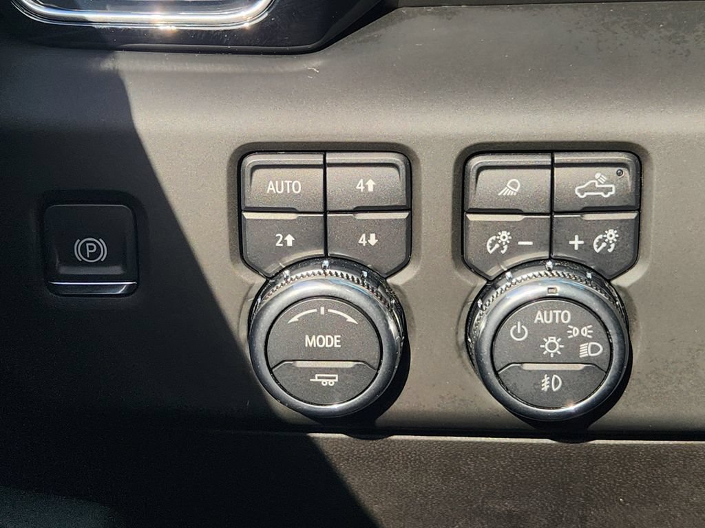 Used 2025 GMC Sierra 1500 Denali AWD/4WD image 18