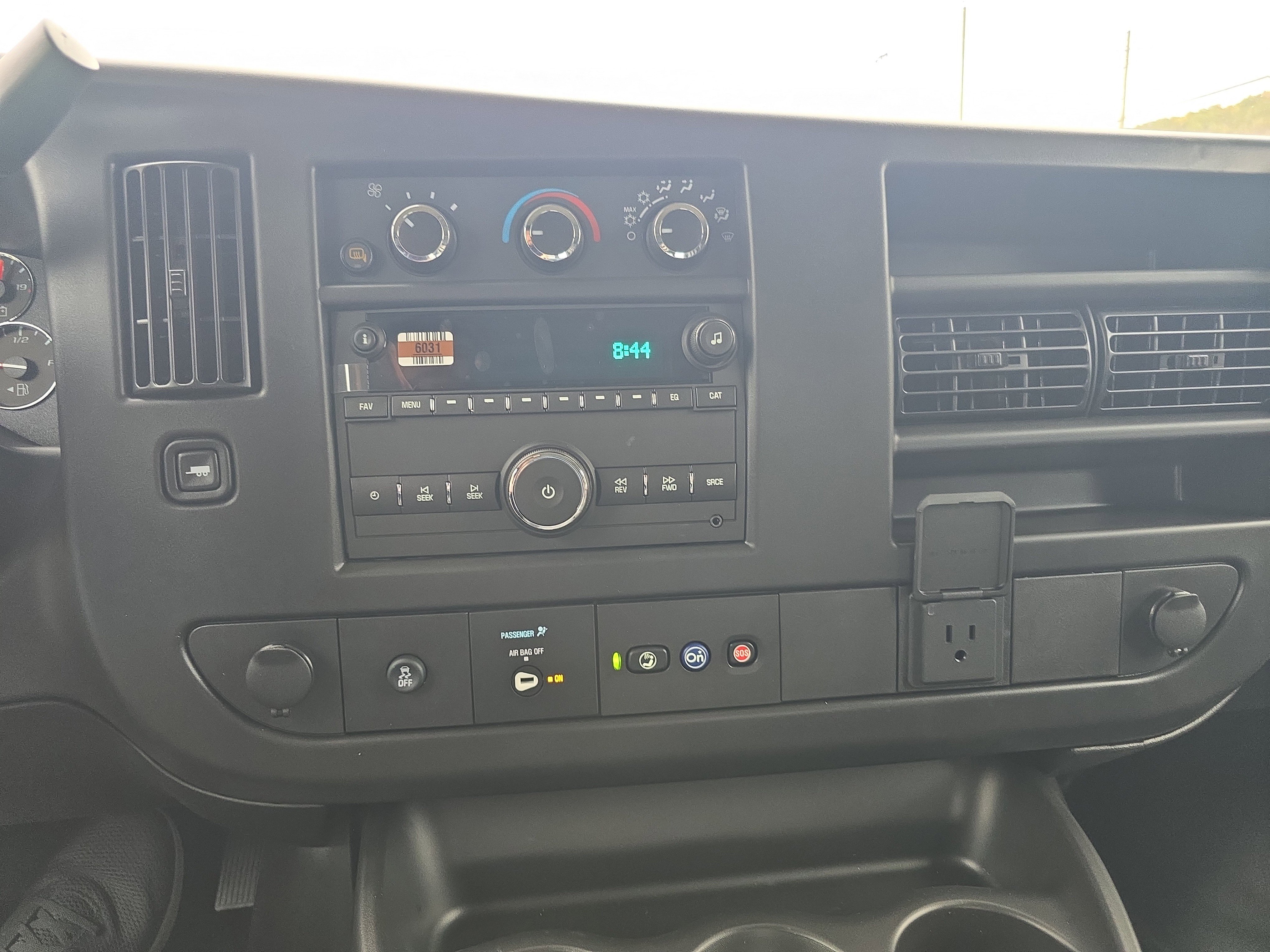 New 2025 GMC Savana 3500 Extended w/ Driver Convenience Package image 25