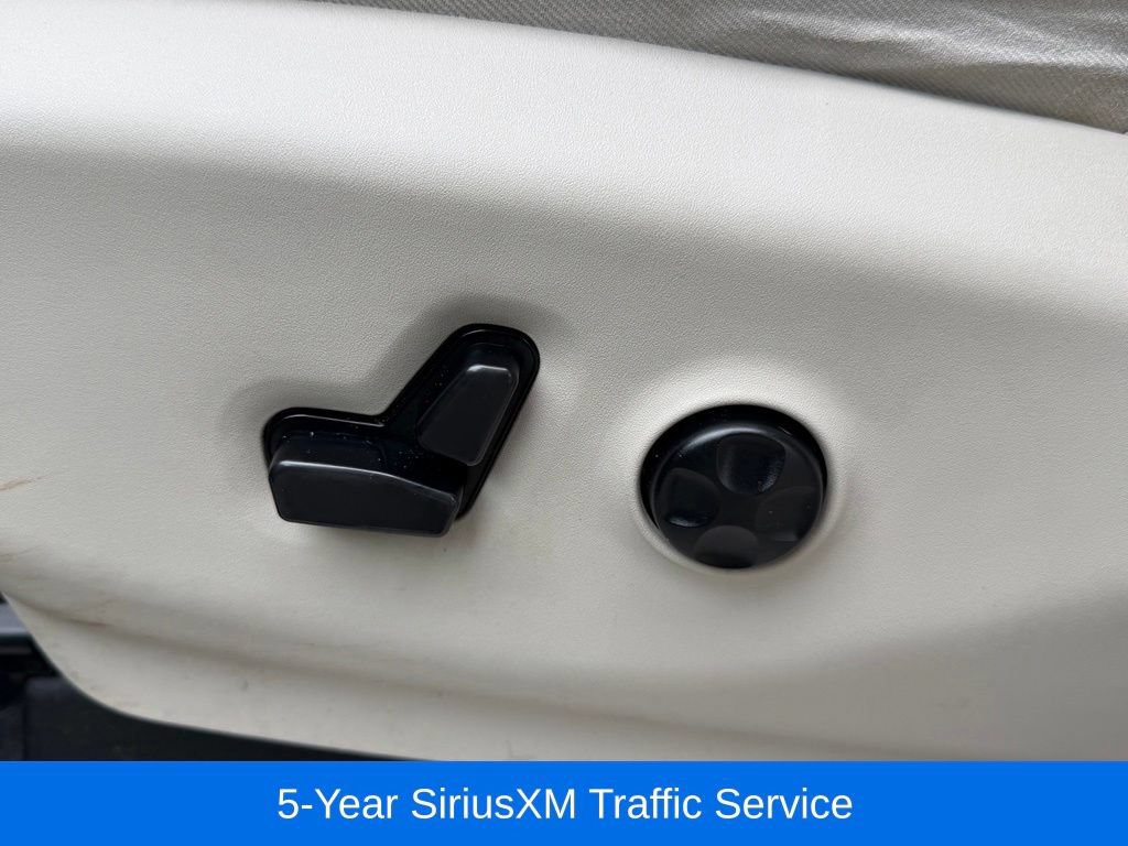 Used 2017 Chrysler Pacifica Touring-L Plus w/ Advanced Safetytec Group FWD image 23