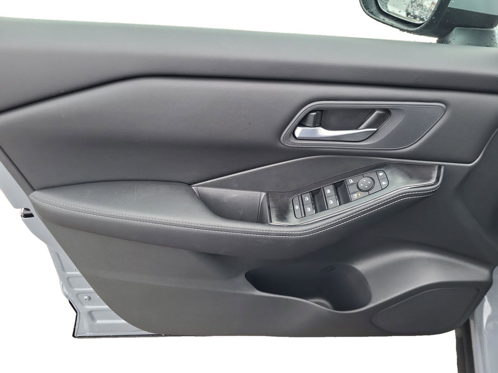 New 2026 Nissan Rogue SV w/ Cold Weather Package image 9