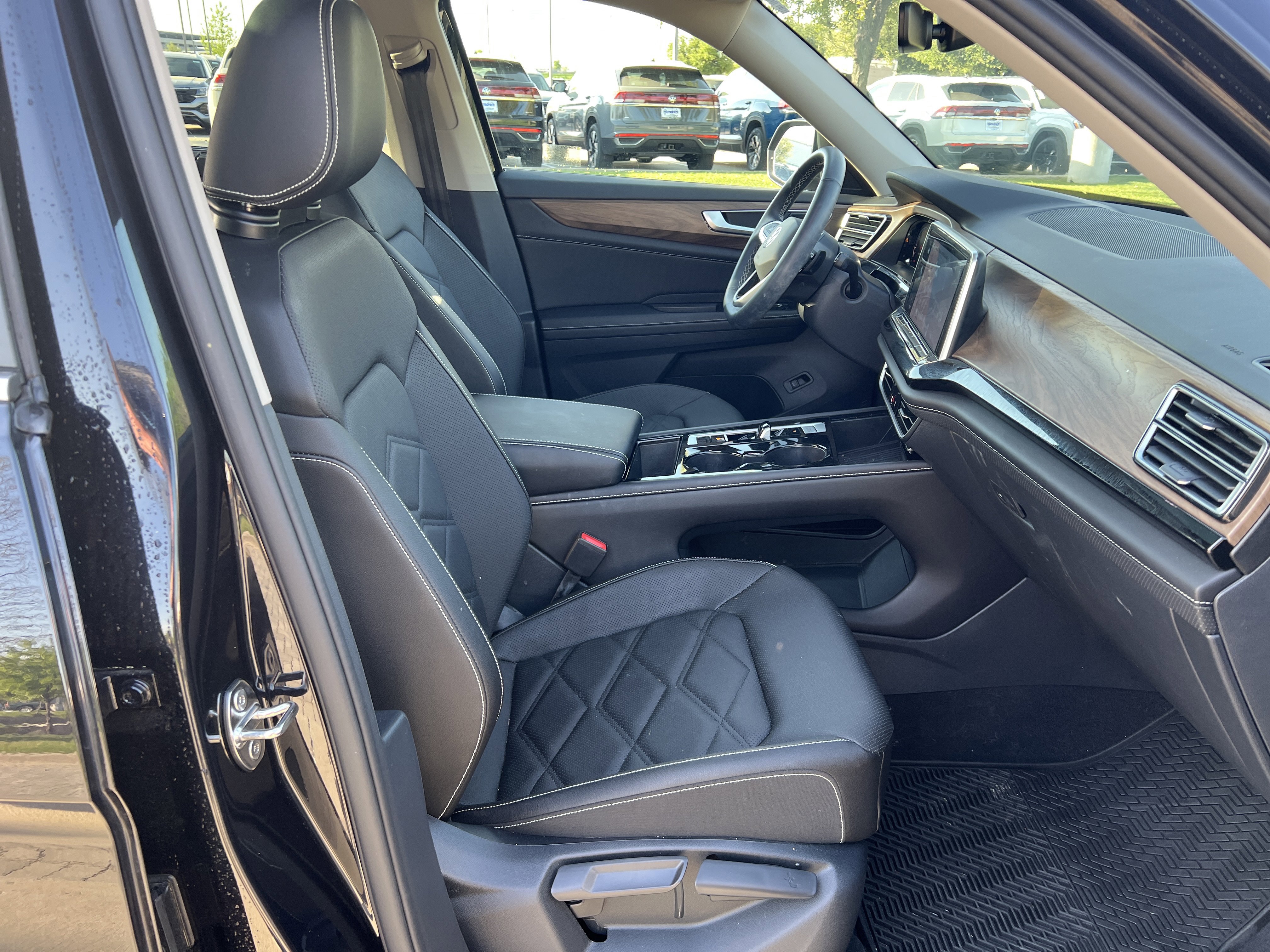 Certified 2025 Volkswagen Atlas SE w/ Panoramic Sunroof Package FWD image 29