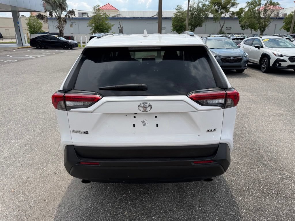 Used 2022 Toyota RAV4 XLE w/ Convenience Package FWD image 6