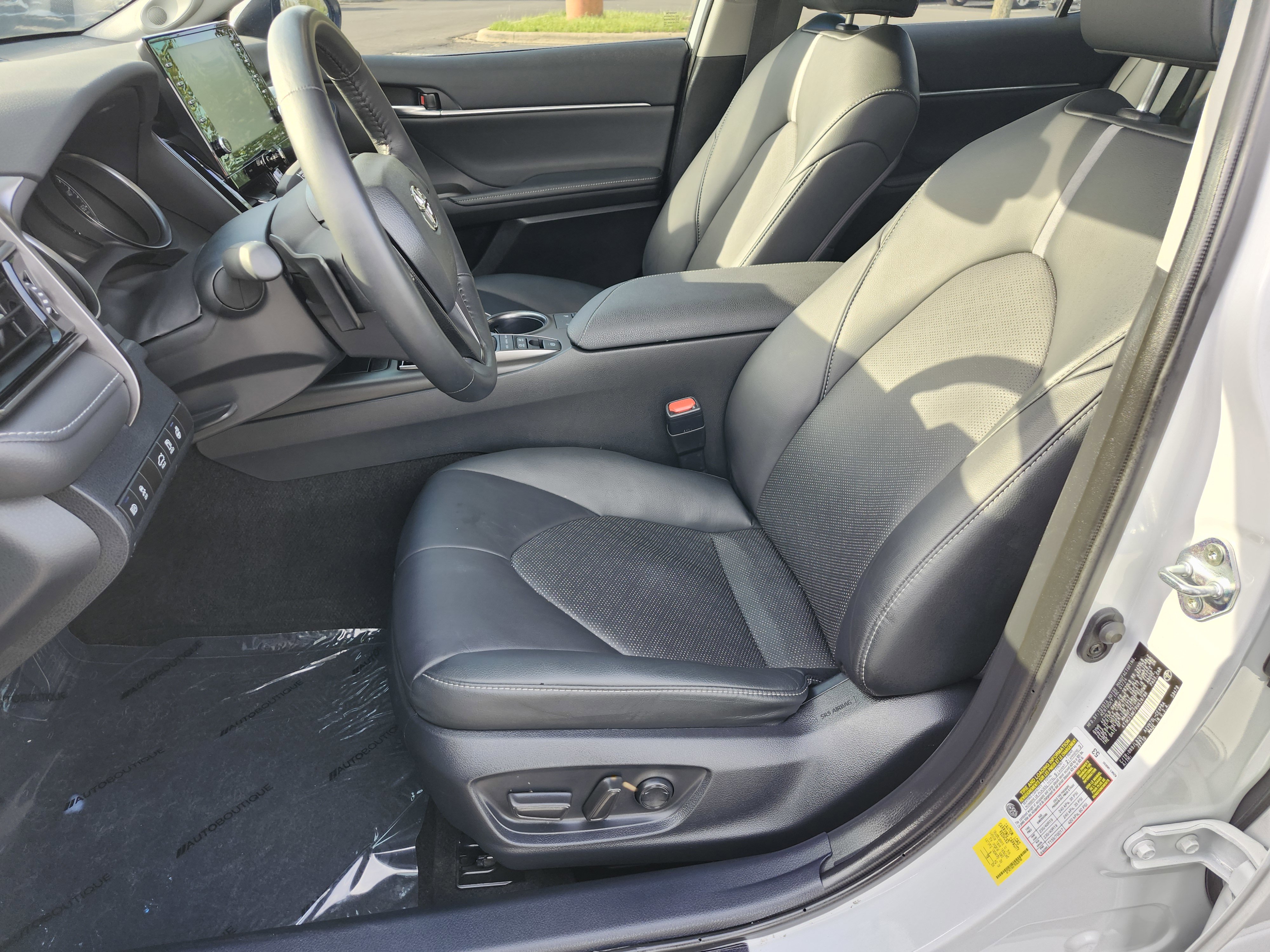 Used 2024 Toyota Camry XSE w/ Navigation Package image 26