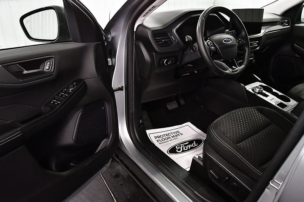 Used 2023 Ford Escape Active w/ Tech Pack #1 AWD/4WD image 16
