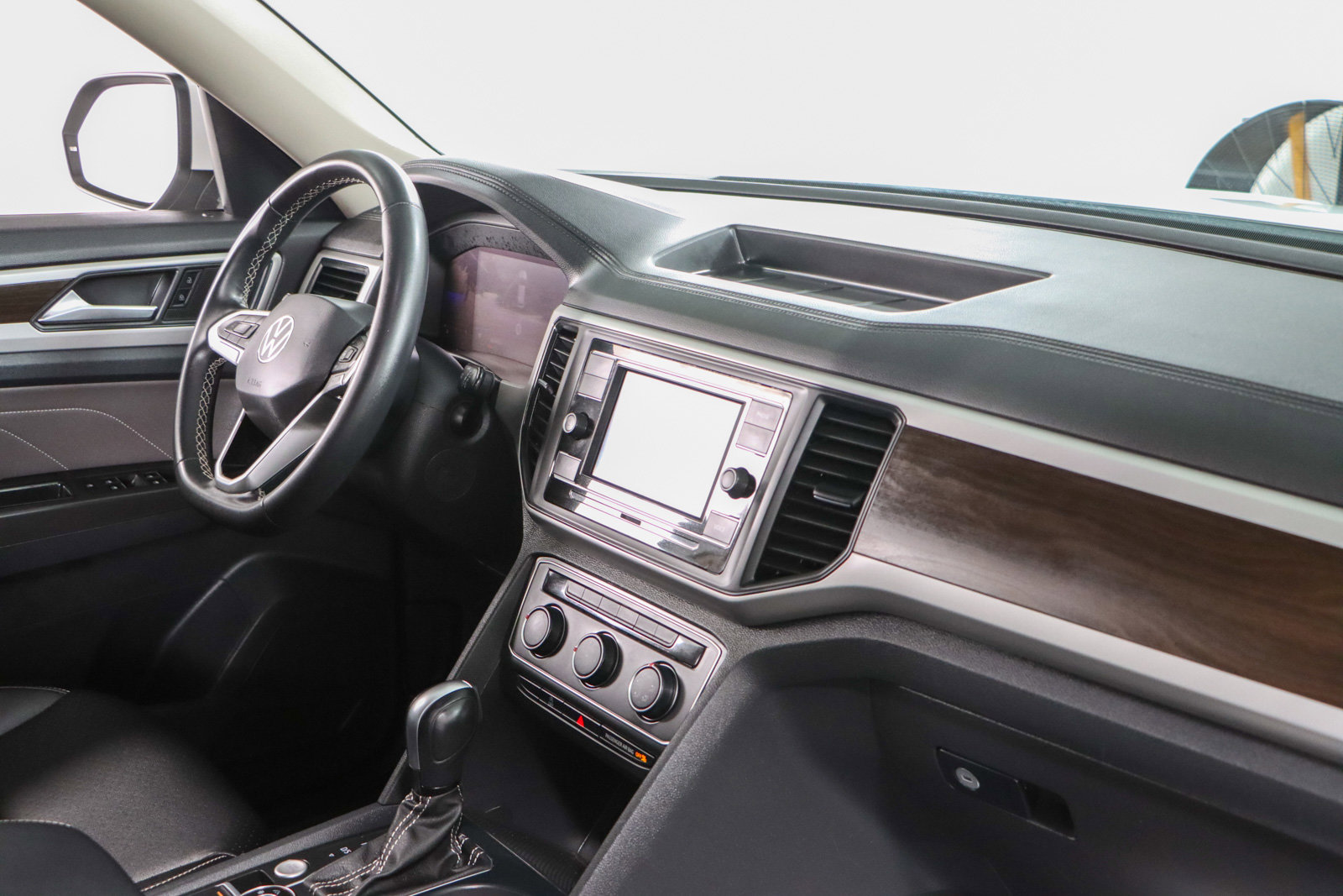 Used 2022 Volkswagen Atlas SE AWD/4WD image 26