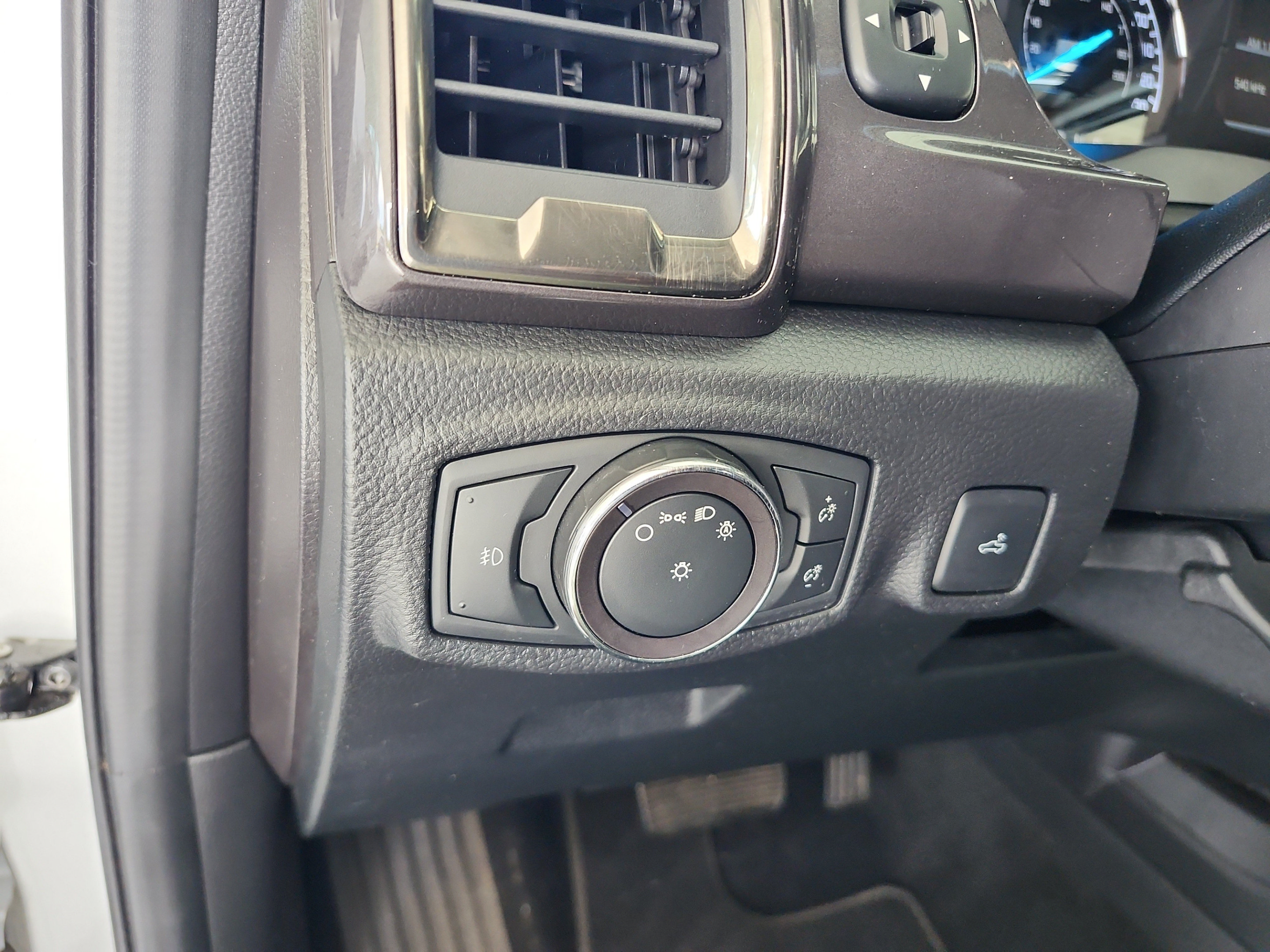 Certified 2019 Ford Ranger Lariat w/ Technology Package AWD/4WD image 13