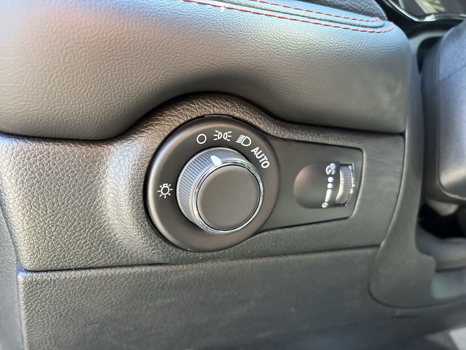 Used 2025 Dodge Durango GT AWD/4WD image 10