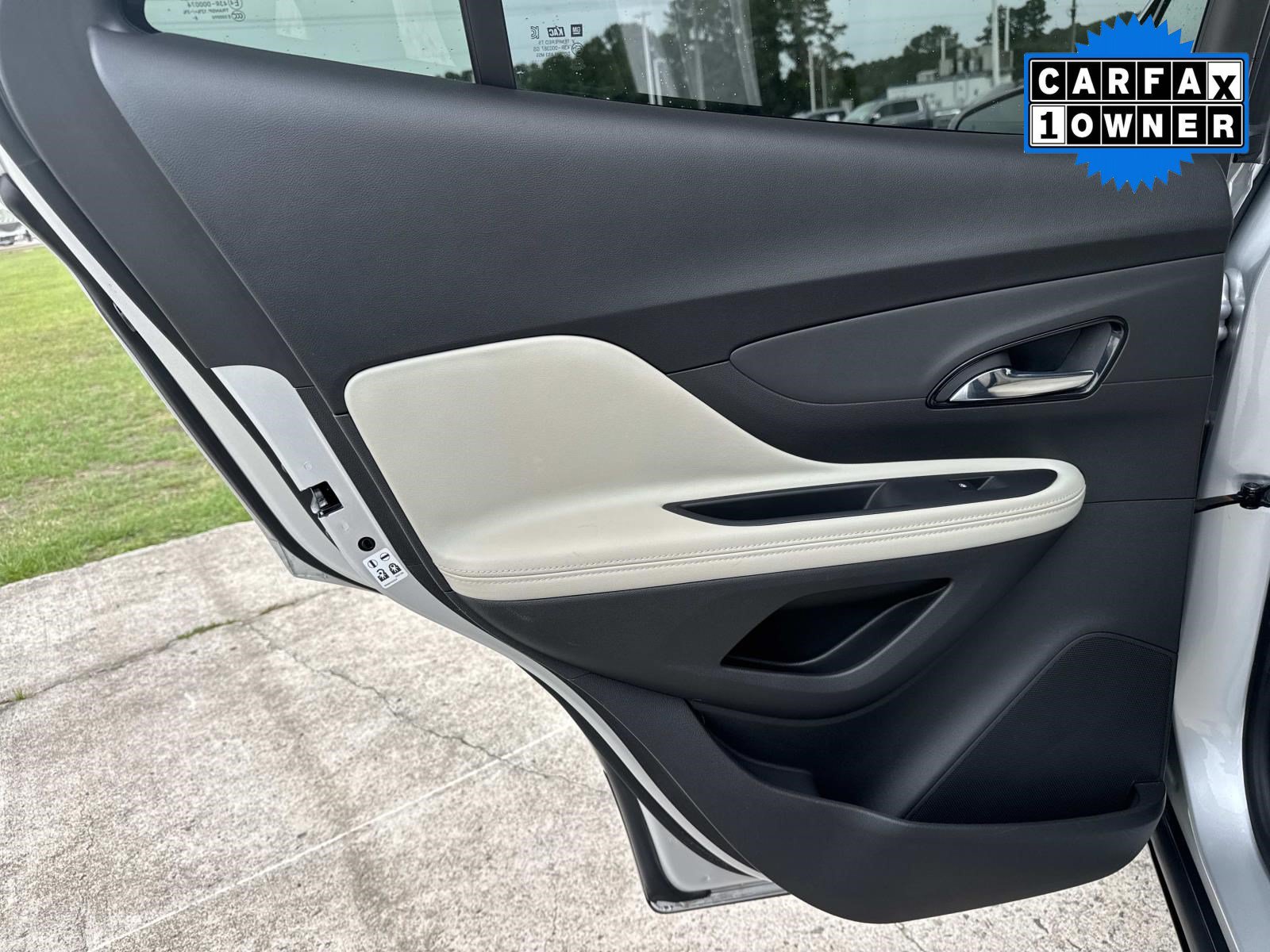 Used 2019 Buick Encore Essence w/ Safety Package II FWD image 13