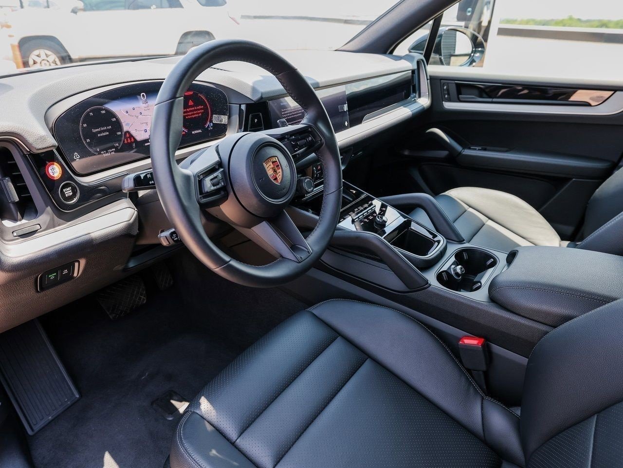 Certified 2025 Porsche Cayenne image 4