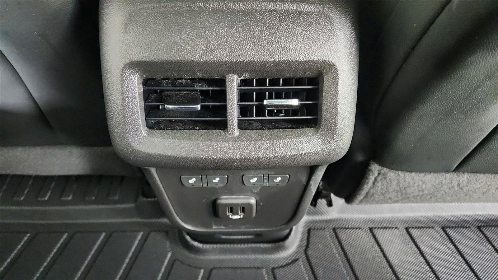 Used 2022 Chevrolet Equinox Premier image 21