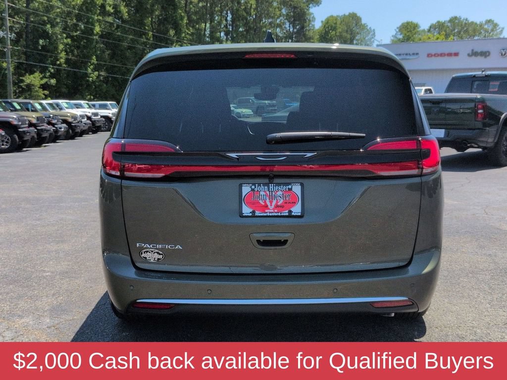 New 2027 Chrysler Pacifica Select FWD image 4