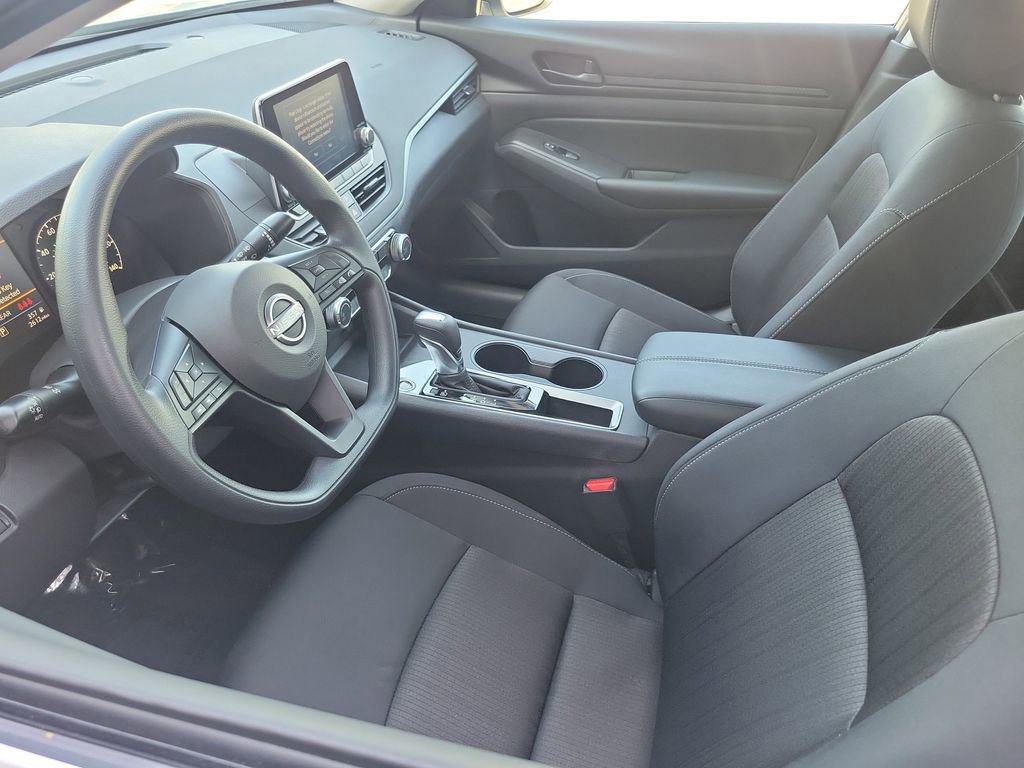 Used 2025 Nissan Altima 2.5 S FWD image 3