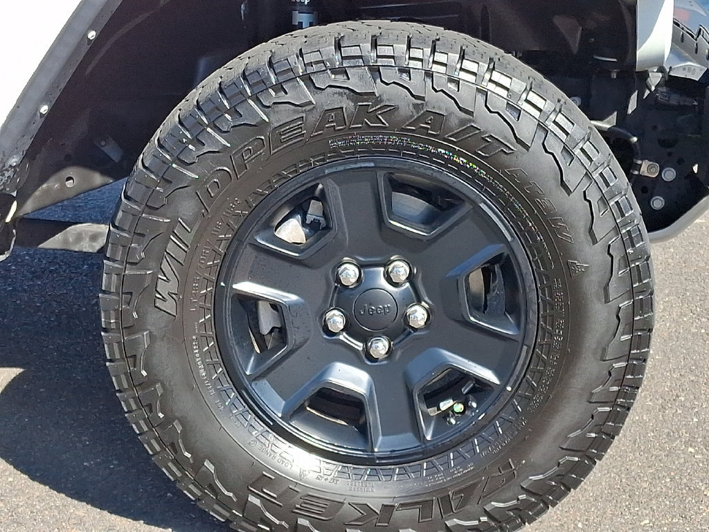 Used 2022 Jeep Gladiator Mojave w/ Cold Weather Group AWD/4WD image 8