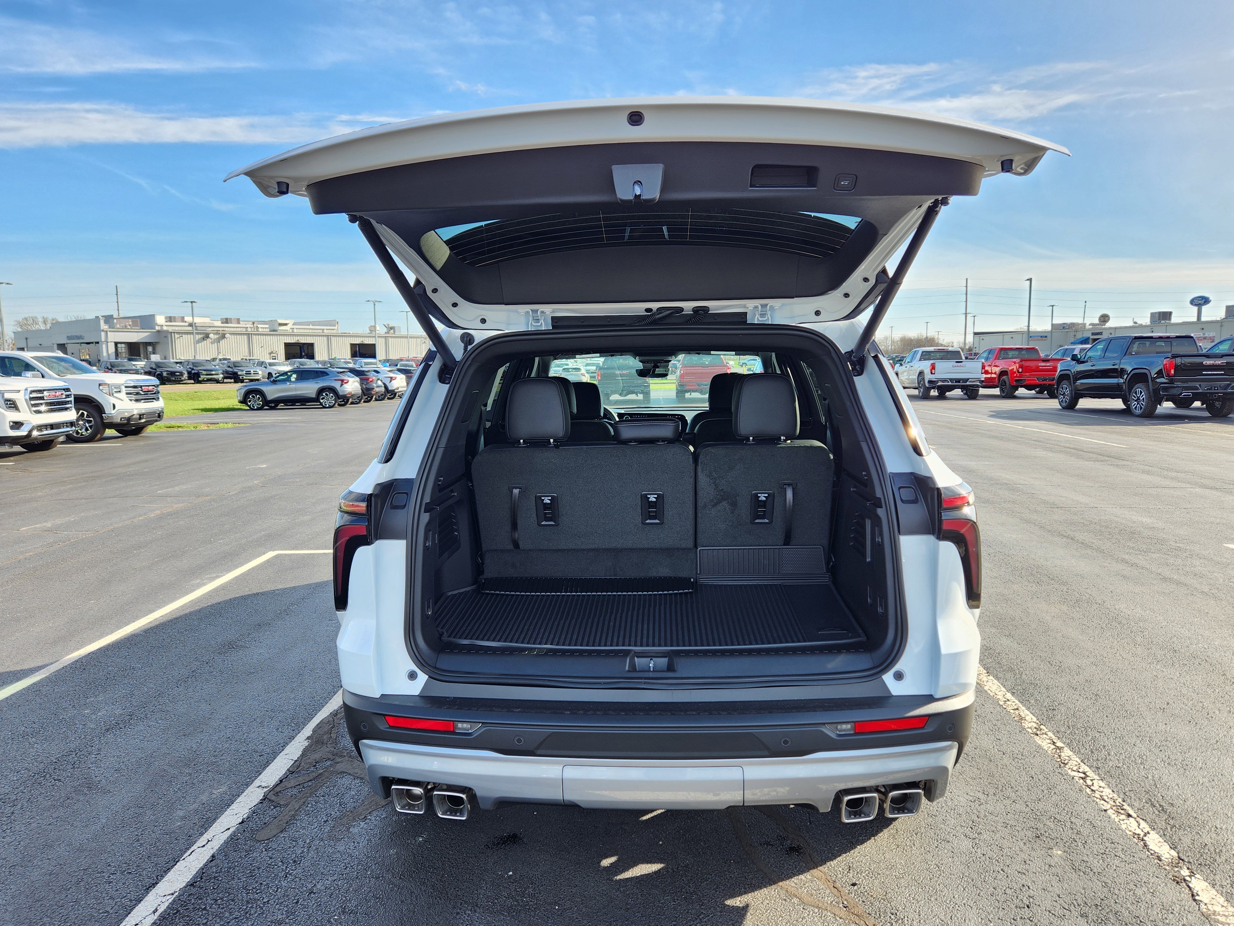 New 2026 Chevrolet Traverse LT w/ Sun and Wheel Package image 7