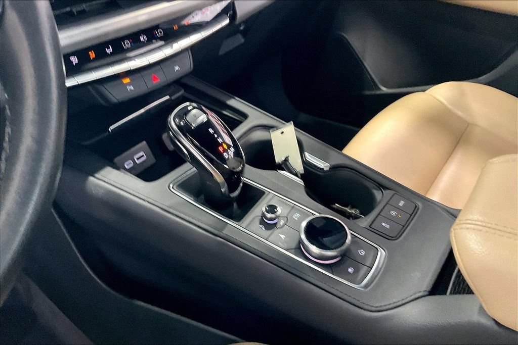 Used 2025 Cadillac XT4 Premium Luxury FWD image 11