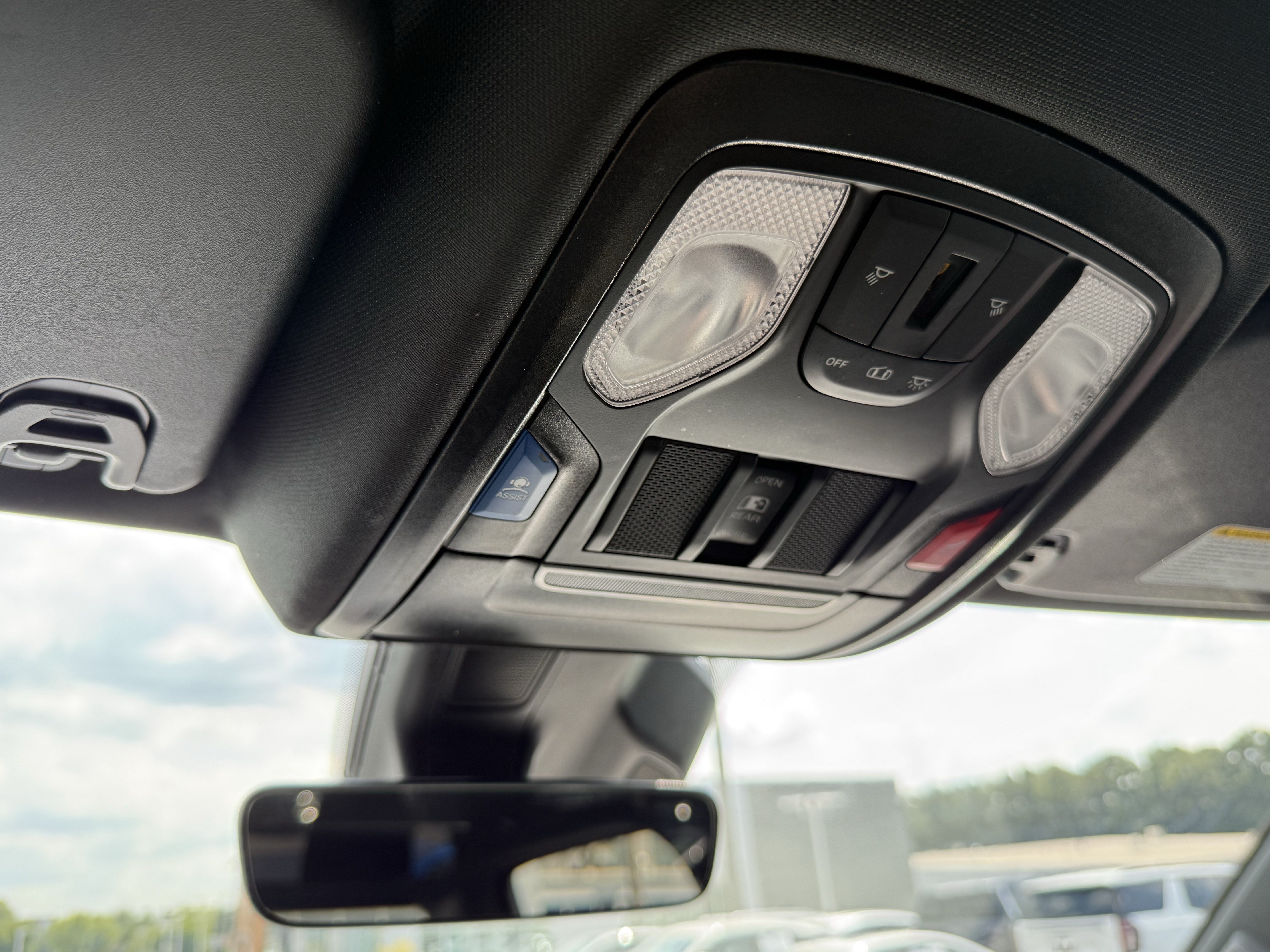Used 2025 RAM 1500 Warlock AWD/4WD image 26