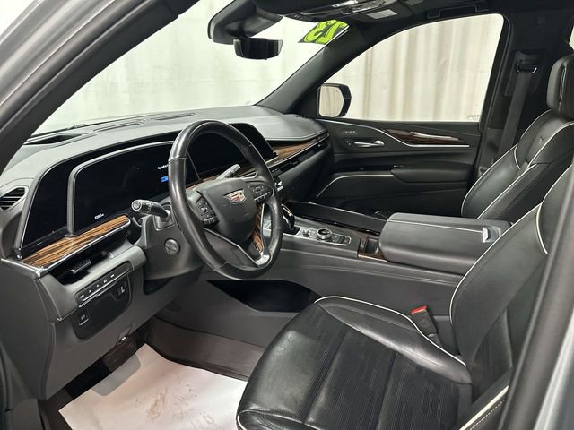 Used 2023 Cadillac Escalade Premium Luxury image 15