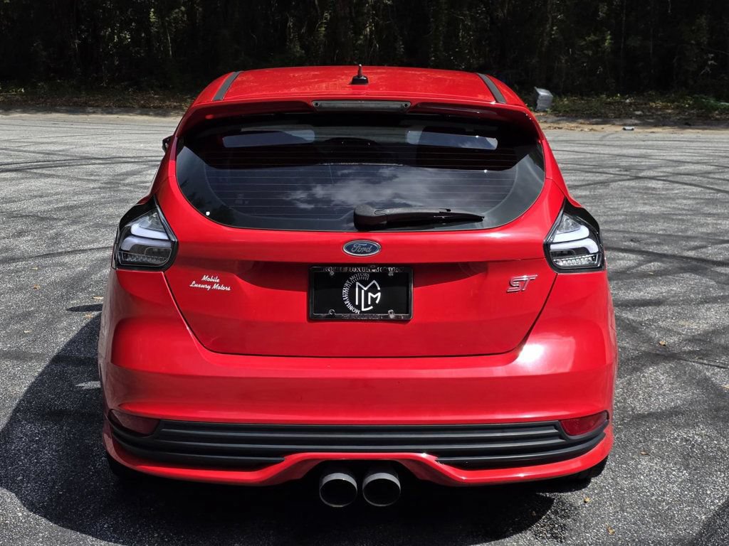 Used 2016 Ford Focus ST FWD image 3