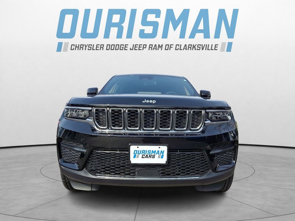 Used 2025 Jeep Grand Cherokee Laredo image 2