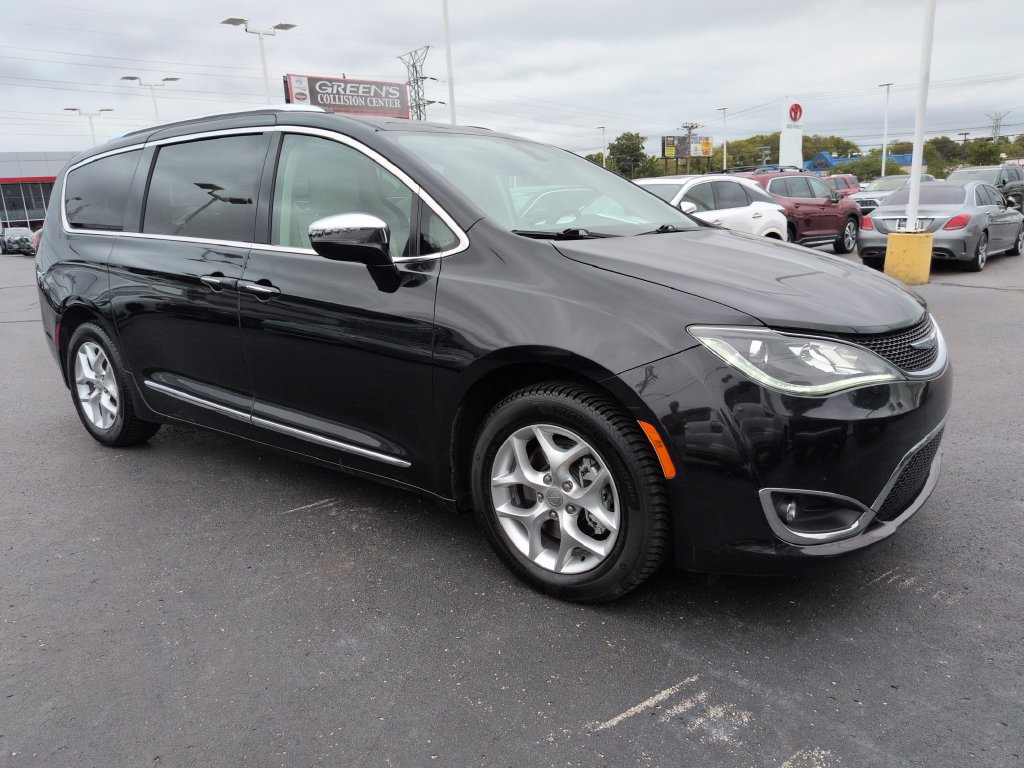 Used 2020 Chrysler Pacifica Limited FWD image 7