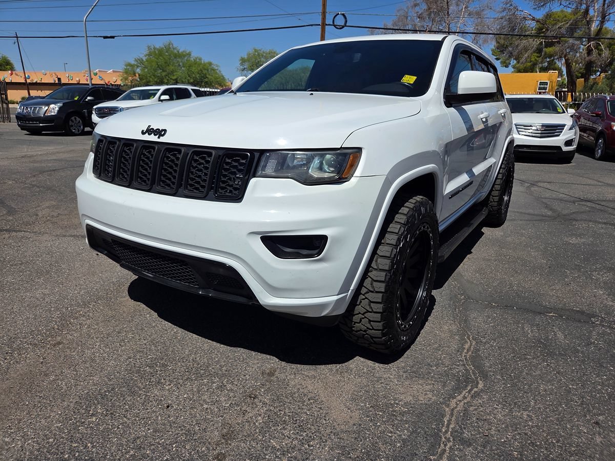 Used 2018 Jeep Grand Cherokee Altitude RWD image 22