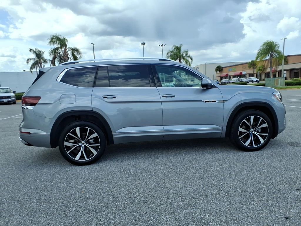 Used 2026 Volkswagen Atlas SEL Premium R-Line AWD/4WD image 8