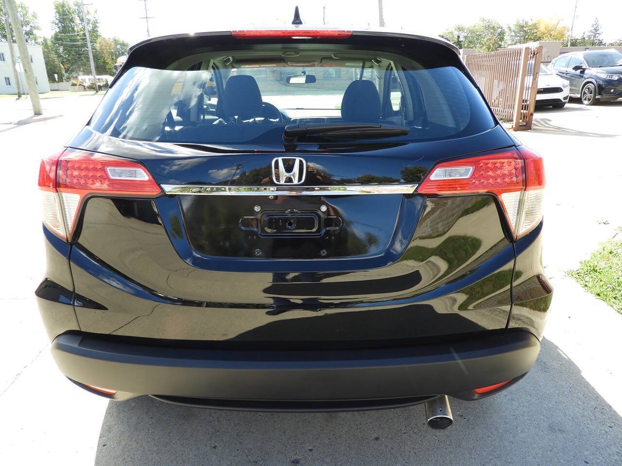 Used 2020 Honda HR-V LX image 8