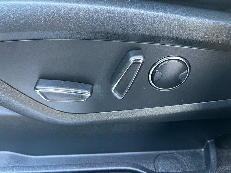 Used 2017 Lincoln MKC Select w/ Select Plus Package AWD/4WD image 27
