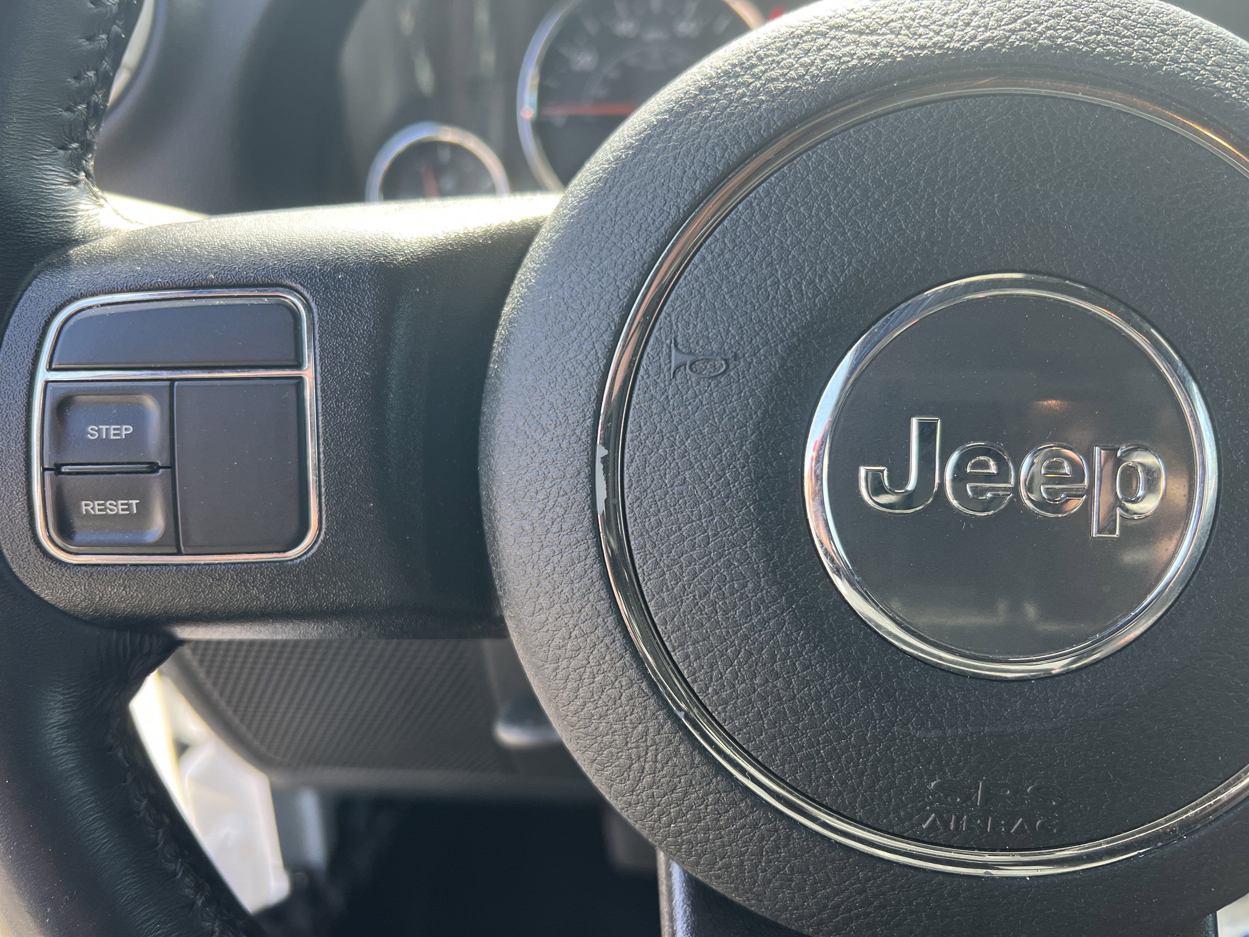Used 2018 Jeep Wrangler Rubicon w/ Power Convenience Group image 9