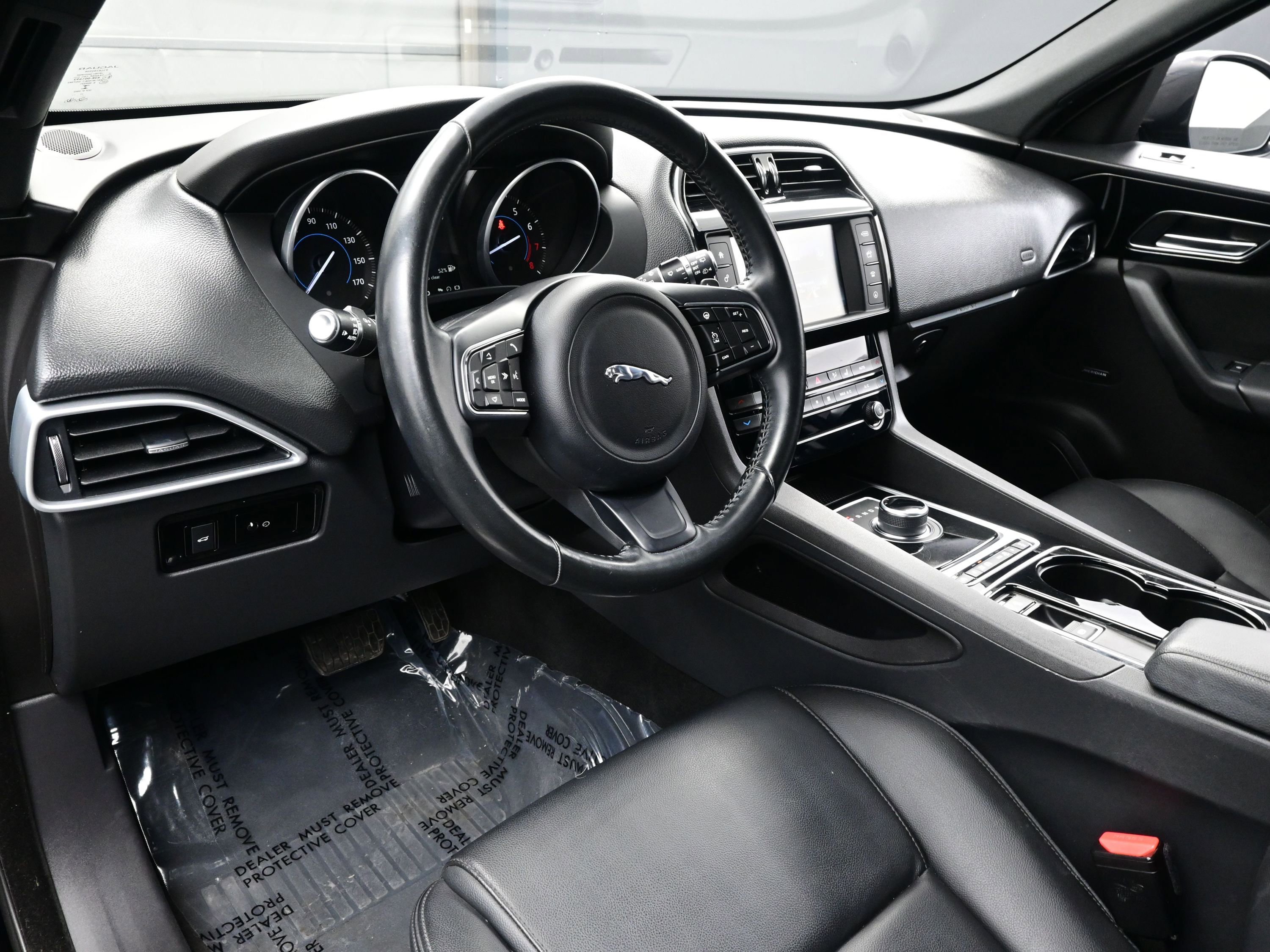 Used 2017 Jaguar F-PACE Premium image 13