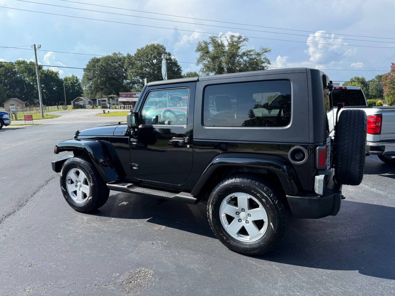 Used 2007 Jeep Wrangler Sahara w/ PWR Convenience Group AWD/4WD image 2