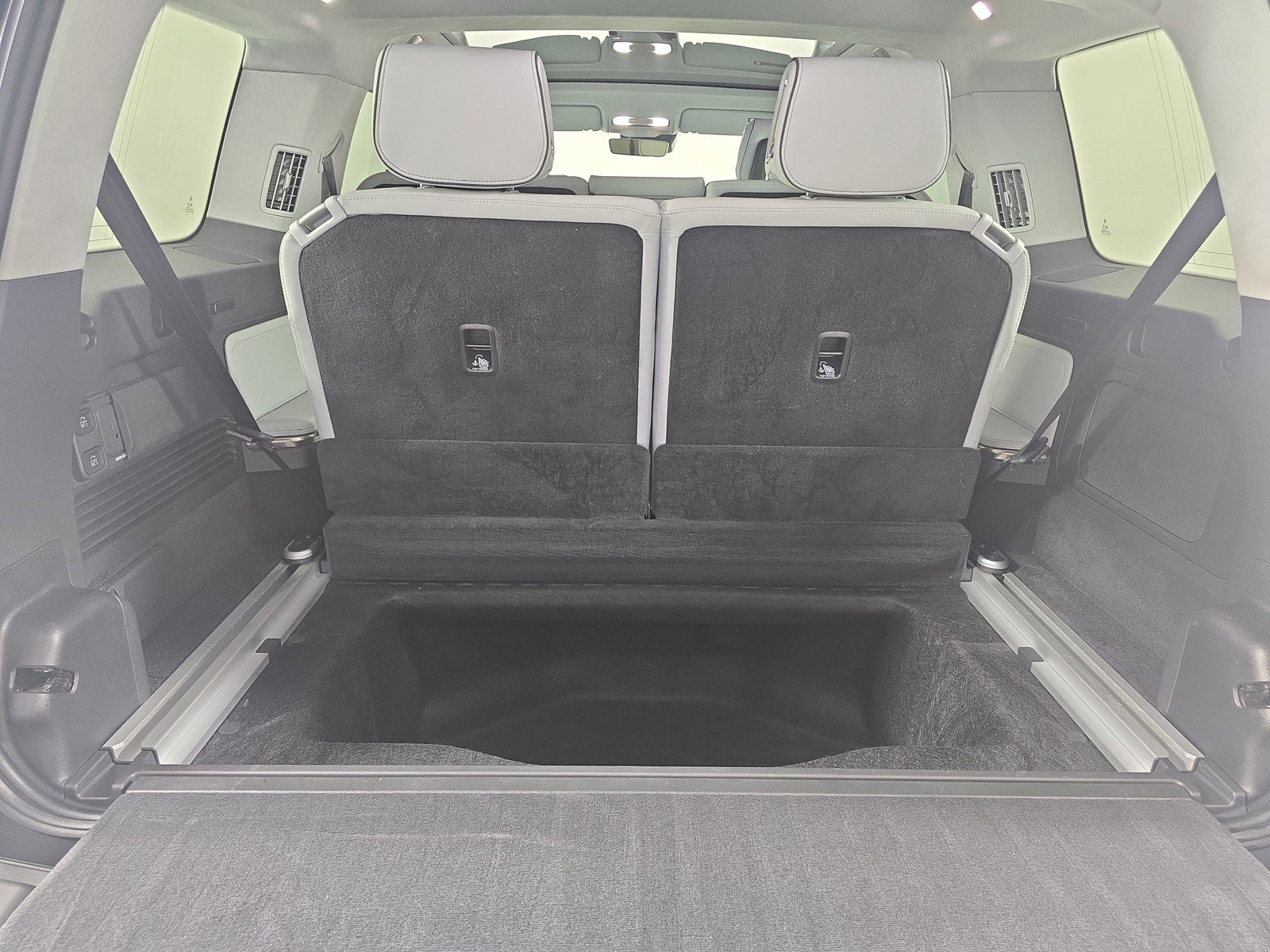 Used 2024 Rivian R1S Adventure AWD/4WD image 26