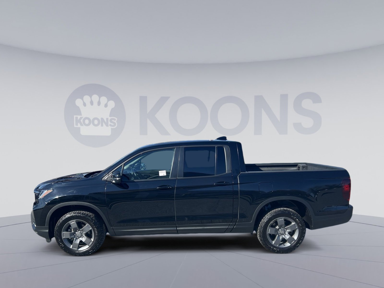 Used 2025 Honda Ridgeline TrailSport image 2
