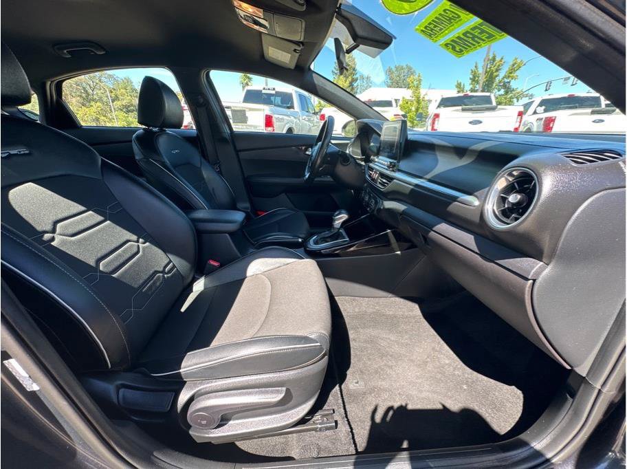 Used 2020 Kia Forte GT-Line FWD image 11